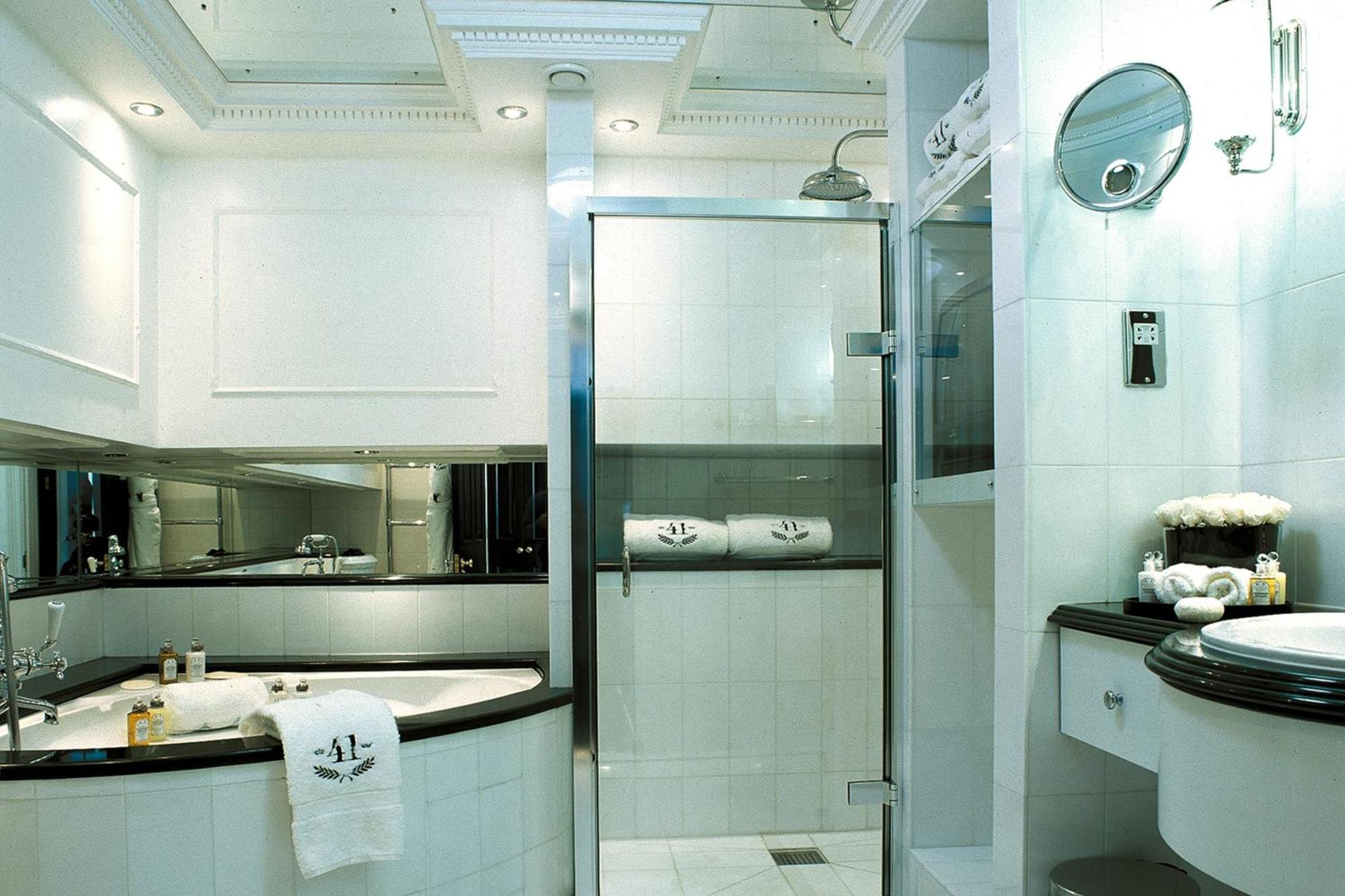 Hotel 41